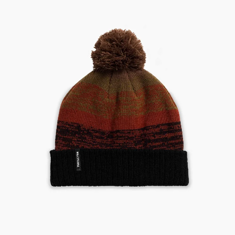 Camping hiking nature pulse-Fade Pom Beanie - Black